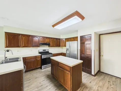 284 Lorraine Circle Bloomingdale IL 60108