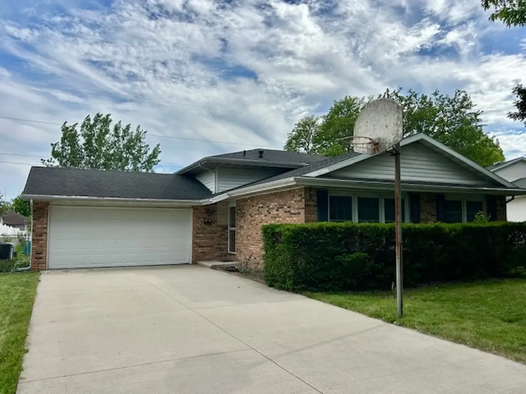 226 Meadows Road S Bourbonnais IL 60914