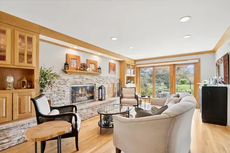 842 Furlong Drive Libertyville IL 60048