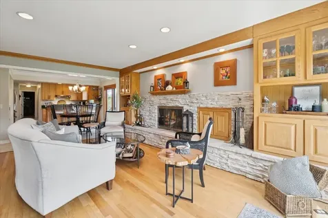 842 Furlong Drive Libertyville IL 60048
