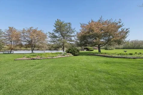 842 Furlong Drive Libertyville IL 60048