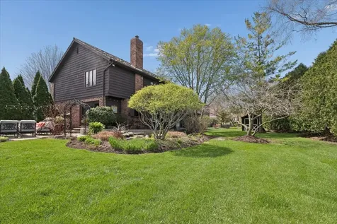 842 Furlong Drive Libertyville IL 60048