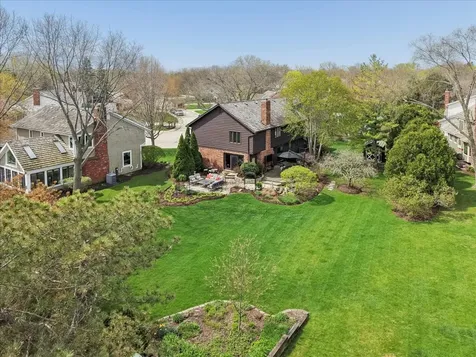 842 Furlong Drive Libertyville IL 60048