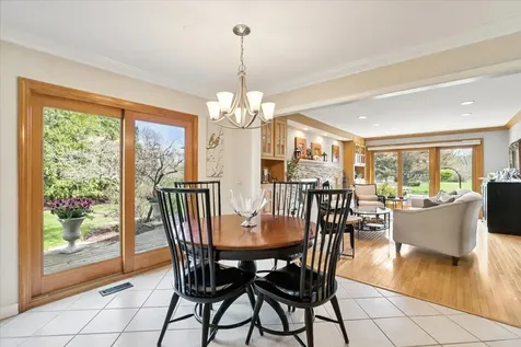 842 Furlong Drive Libertyville IL 60048