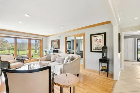 842 Furlong Drive Libertyville IL 60048