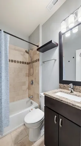 4442 North Damen Avenue Chicago IL 60625