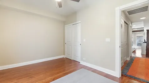 4442 North Damen Avenue Chicago IL 60625