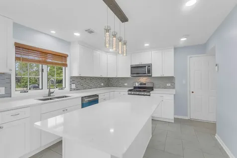1609 Percy Lane Itasca IL 60143
