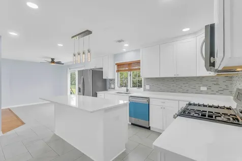 1609 Percy Lane Itasca IL 60143