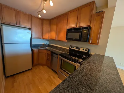 720 West Gordon Terrace Chicago IL 60613