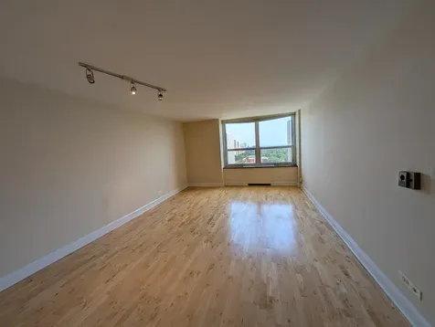 720 West Gordon Terrace Chicago IL 60613
