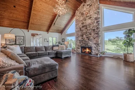 39W944 Deer Run Drive St. Charles IL 60175