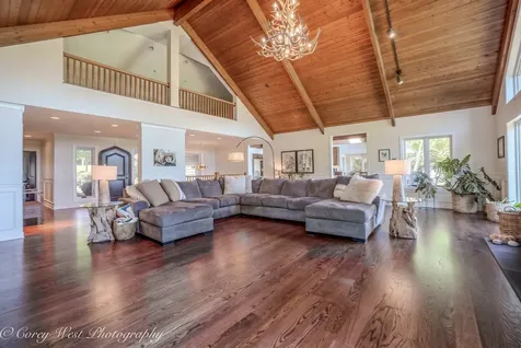 39W944 Deer Run Drive St. Charles IL 60175