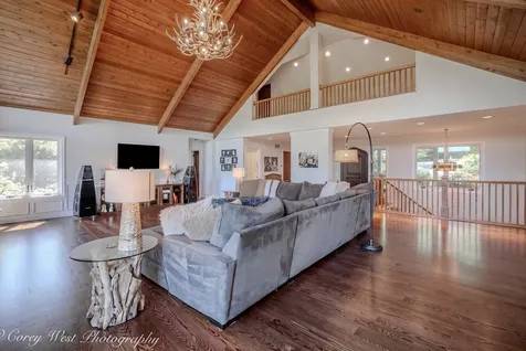 39W944 Deer Run Drive St. Charles IL 60175