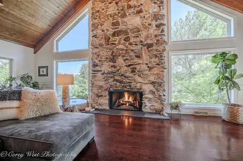 39W944 Deer Run Drive St. Charles IL 60175