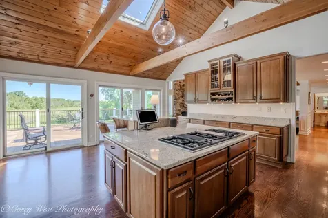 39W944 Deer Run Drive St. Charles IL 60175