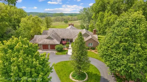 39W944 Deer Run Drive St. Charles IL 60175