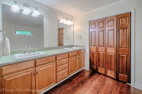 39W944 Deer Run Drive St. Charles IL 60175