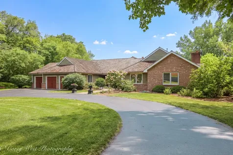 39W944 Deer Run Drive St. Charles IL 60175