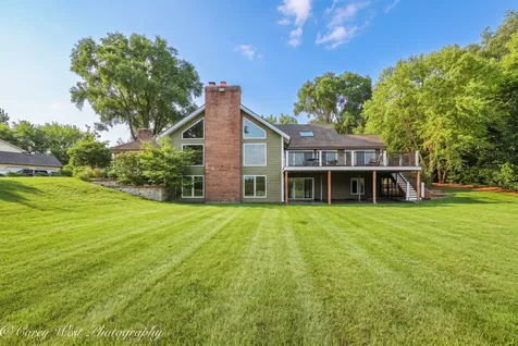 39W944 Deer Run Drive St. Charles IL 60175