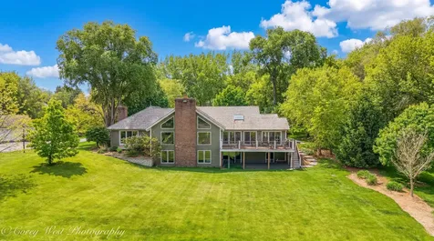 39W944 Deer Run Drive St. Charles IL 60175