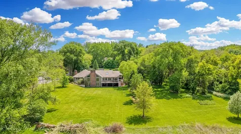 39W944 Deer Run Drive St. Charles IL 60175