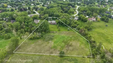 39W944 Deer Run Drive St. Charles IL 60175
