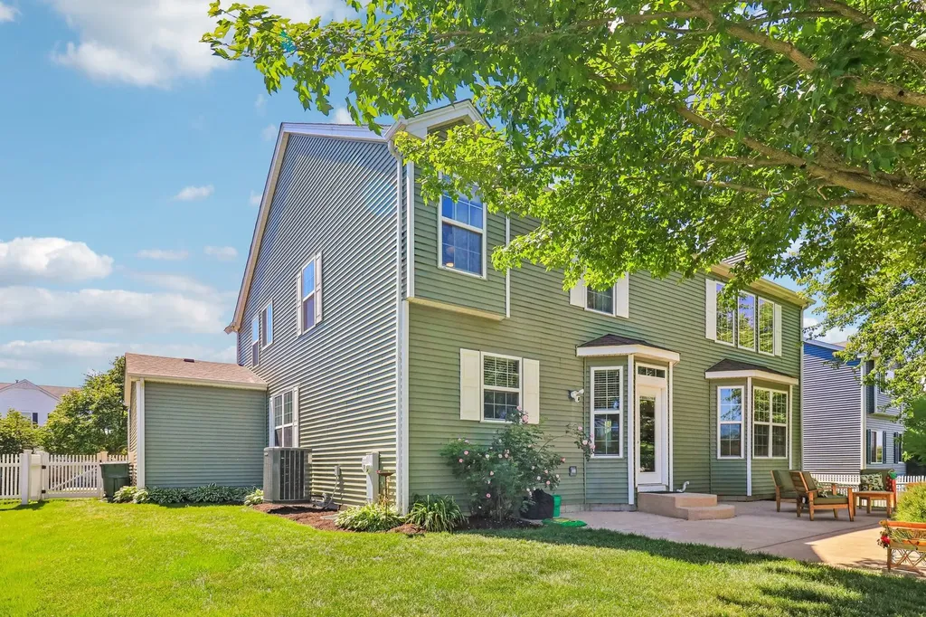 1241 Bradford Lane Antioch IL 60002