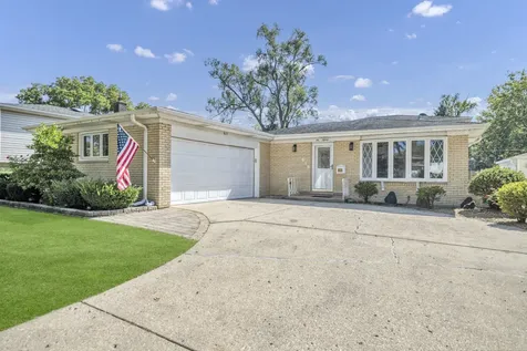 615 Cordial Drive Des Plaines IL 60018