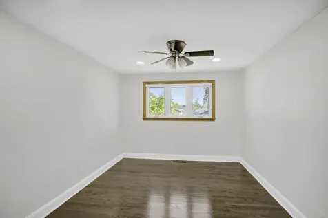 615 Cordial Drive Des Plaines IL 60018