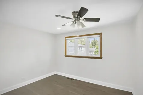 615 Cordial Drive Des Plaines IL 60018