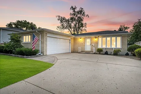 615 Cordial Drive Des Plaines IL 60018