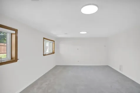 615 Cordial Drive Des Plaines IL 60018