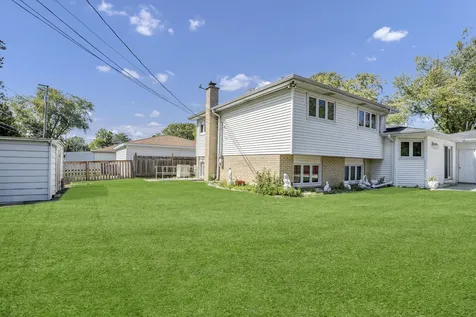 615 Cordial Drive Des Plaines IL 60018