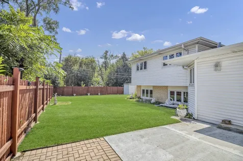 615 Cordial Drive Des Plaines IL 60018