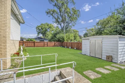 615 Cordial Drive Des Plaines IL 60018