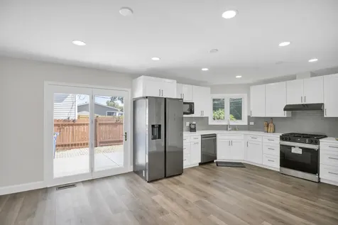 615 Cordial Drive Des Plaines IL 60018
