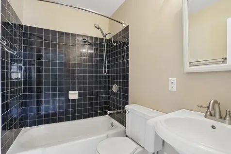 900 Arthur Drive Lombard IL 60148