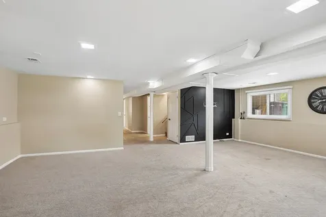 900 Arthur Drive Lombard IL 60148