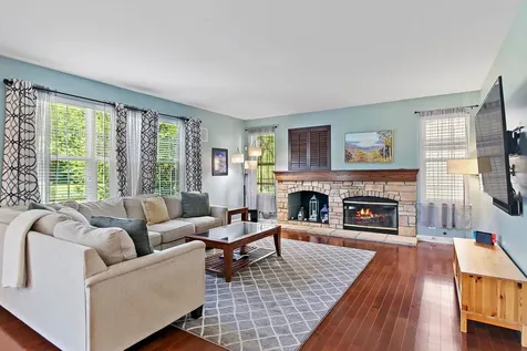 14 Kenilworth Court Cary IL 60013