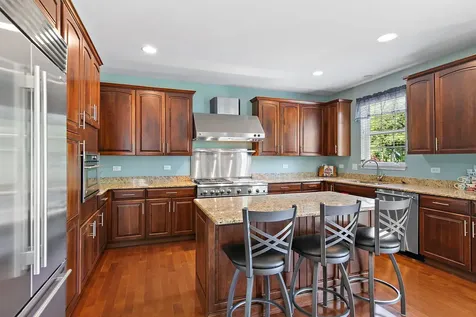 14 Kenilworth Court Cary IL 60013