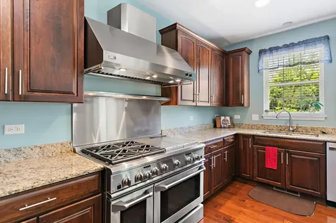 14 Kenilworth Court Cary IL 60013