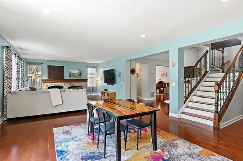 14 Kenilworth Court Cary IL 60013