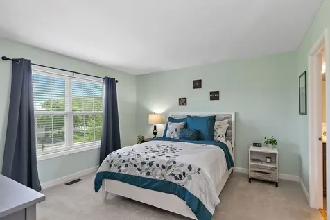 14 Kenilworth Court Cary IL 60013