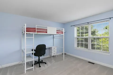 14 Kenilworth Court Cary IL 60013