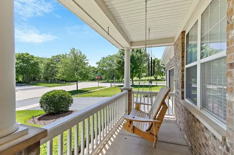 14 Kenilworth Court Cary IL 60013