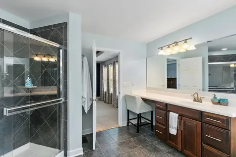 14 Kenilworth Court Cary IL 60013