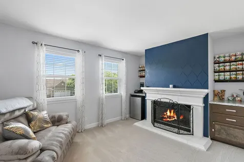 14 Kenilworth Court Cary IL 60013