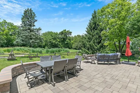 14 Kenilworth Court Cary IL 60013