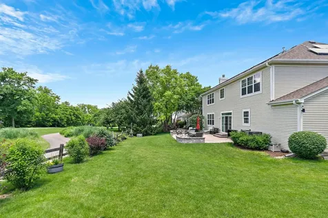 14 Kenilworth Court Cary IL 60013